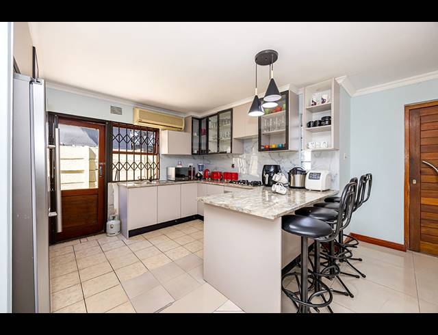 3 BEDROOM HOUSE FOR SALE IN TABLE VIEW